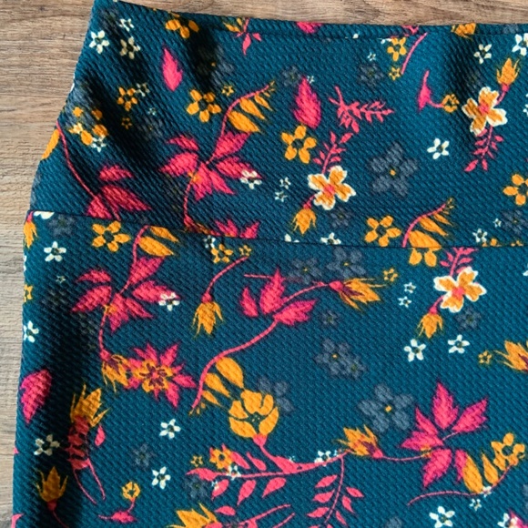 Lularoe Pencil Skirt Size Small - Picture 4 of 5